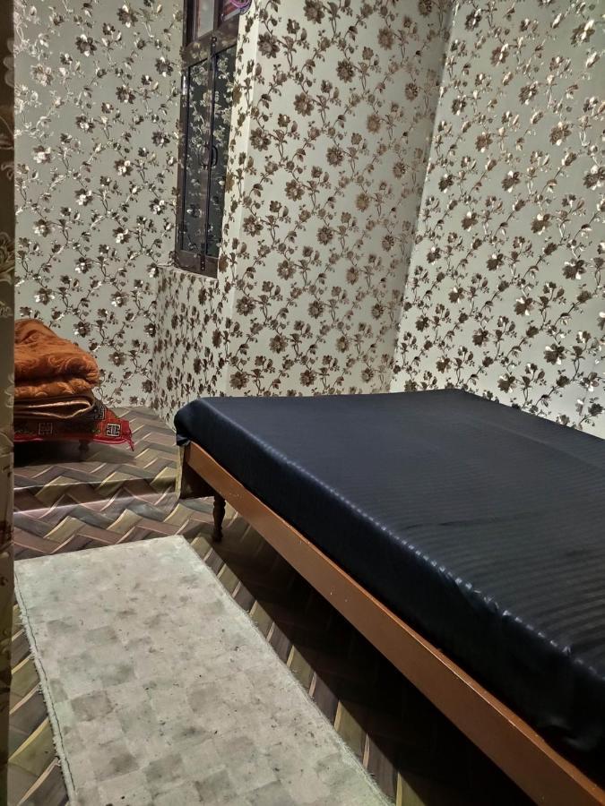 Ira Homestay Mathura - Divine Spiritual Stay Exterior photo